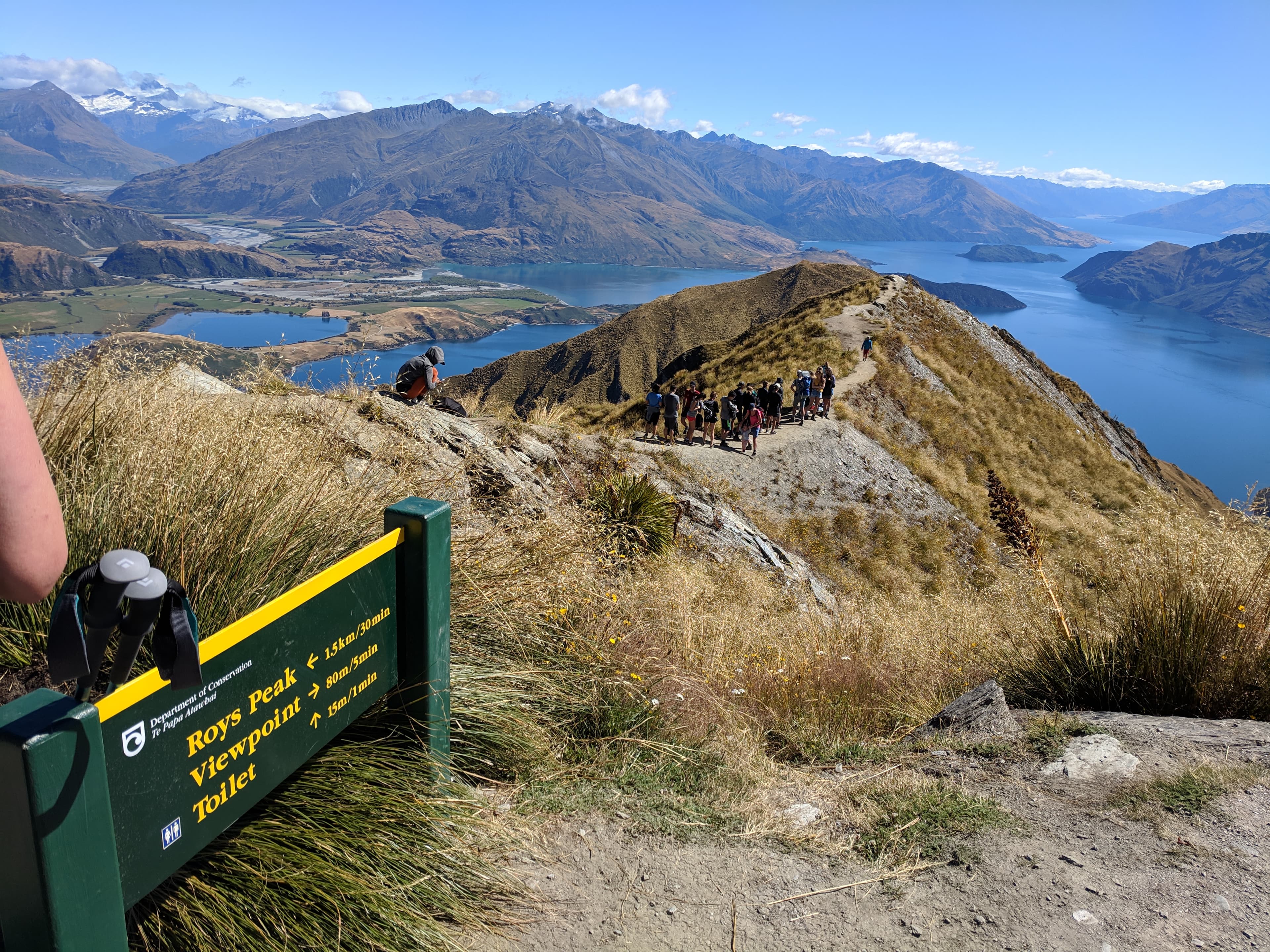Line to photo spot near Roys Peak
