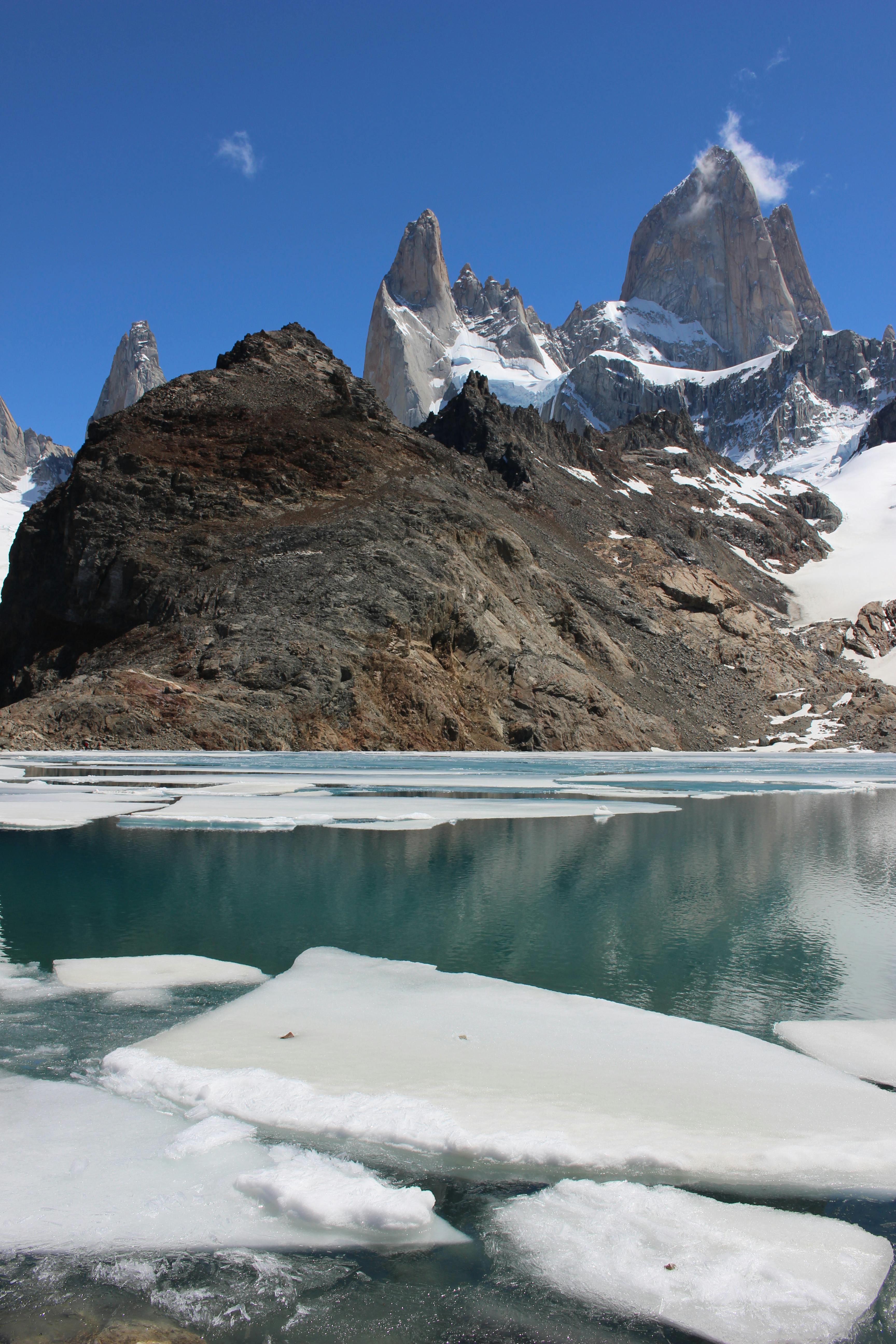 Ice chunks in Lago de los Tres
