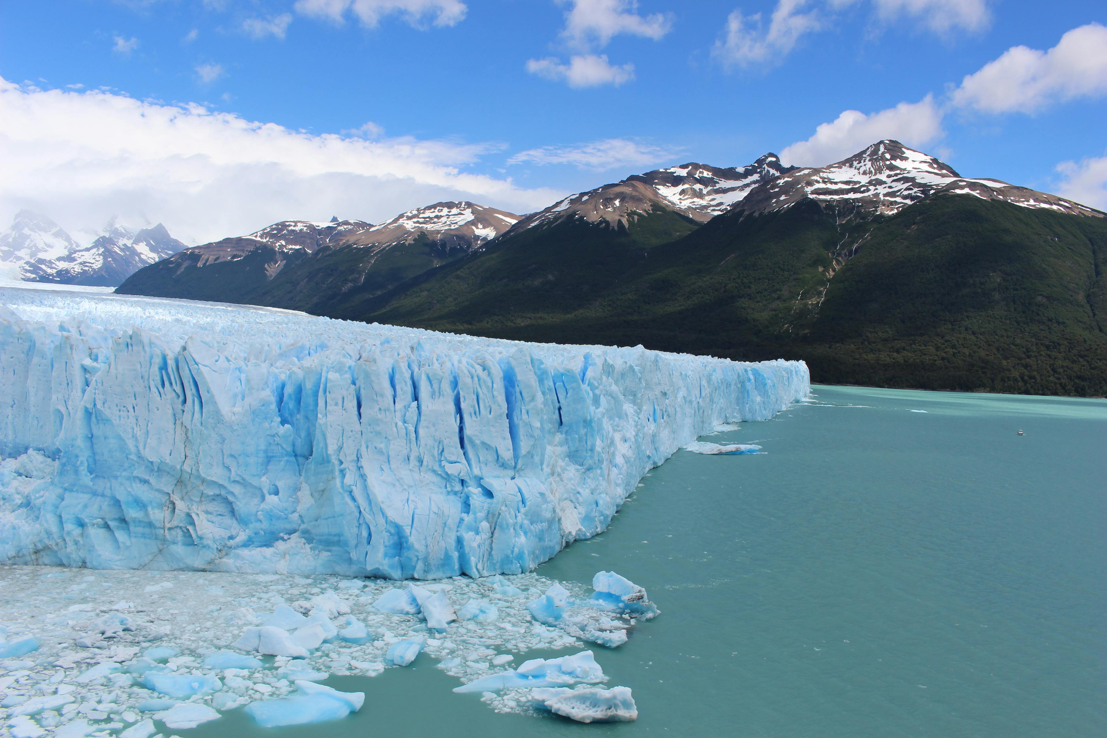 Perito Moreno Glacier with a view of Lago Argentina