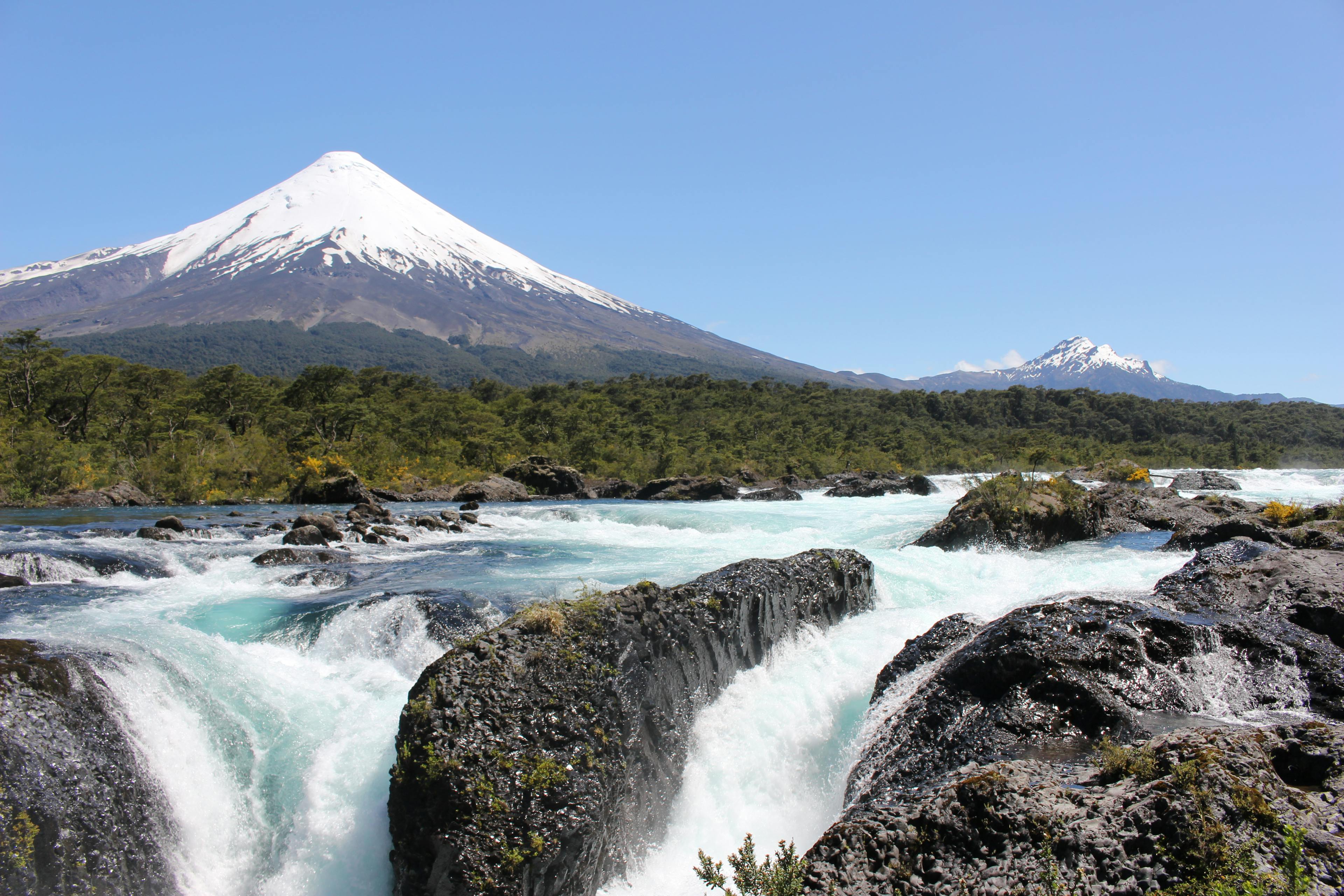 Cover Image for Puerto Montt and the Los Lagos region of Chile Part 1: Arriving in Puerto Montt and Petrohué!