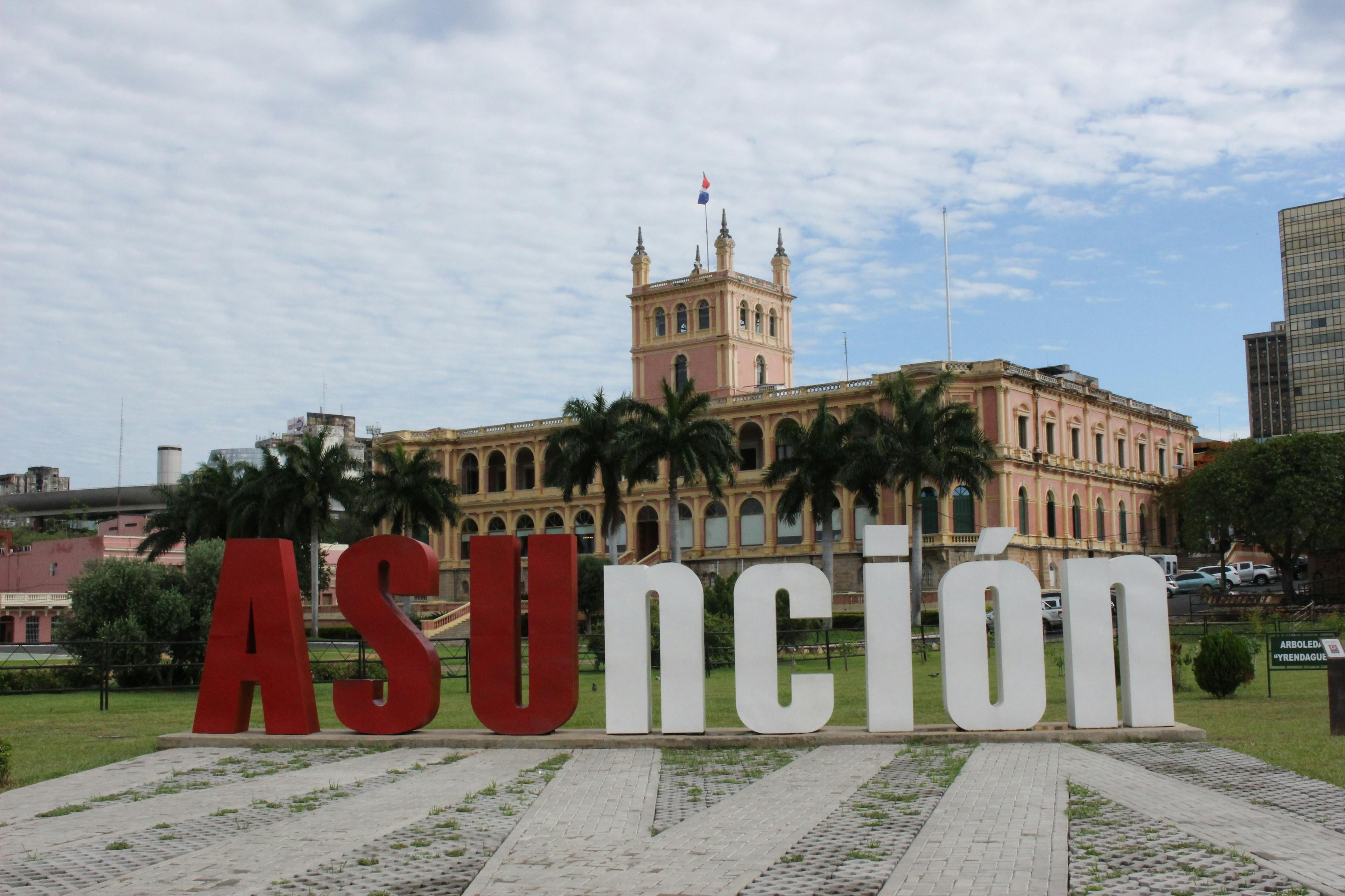 Presidential palace and Asunción sign