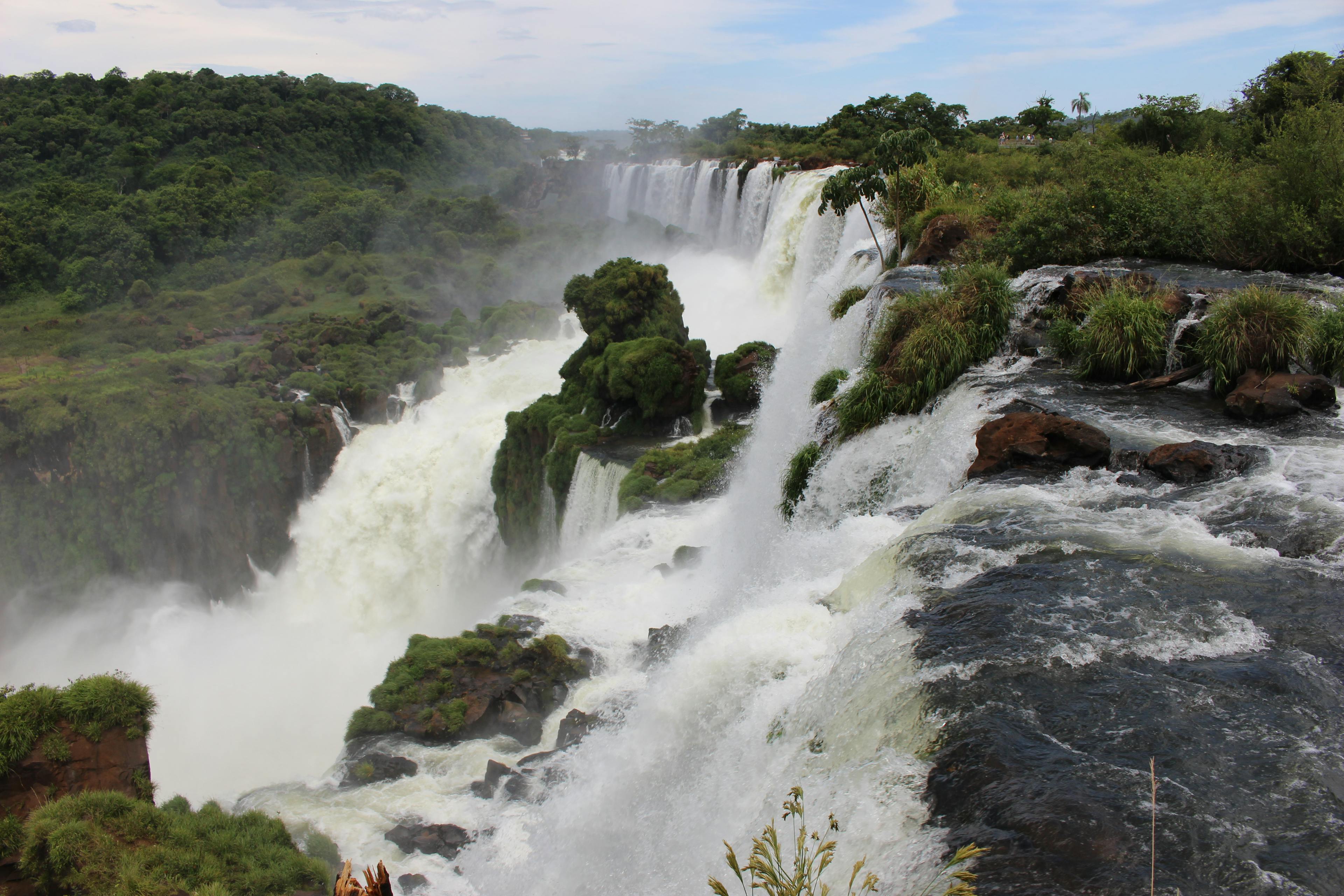 Peering over Iguazú Falls