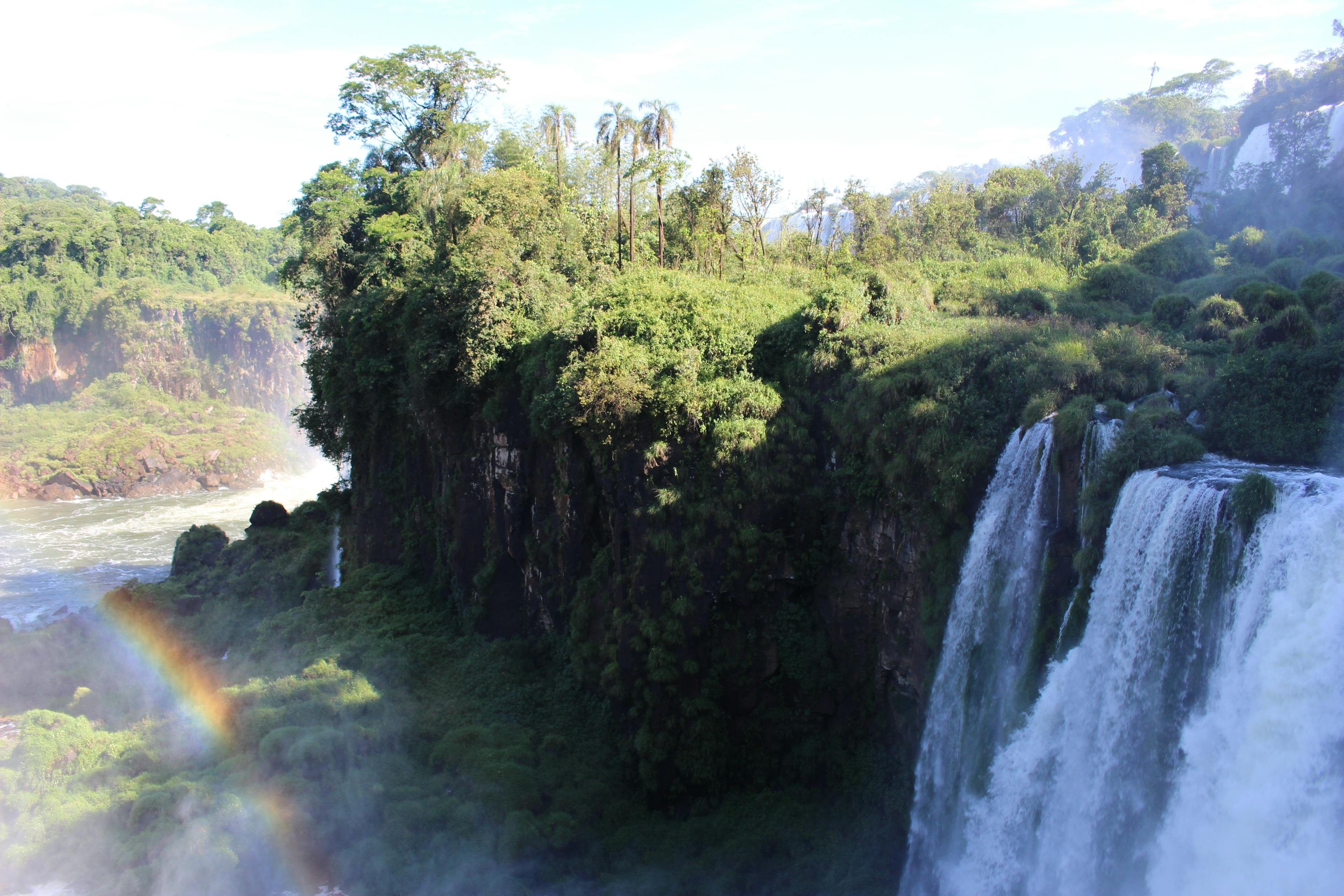 Capturing the rainbow at Iguazú Falls